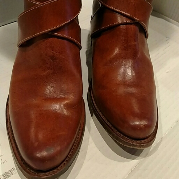 SOLD Frye Brown Leather Boots - Picture 5 of 8